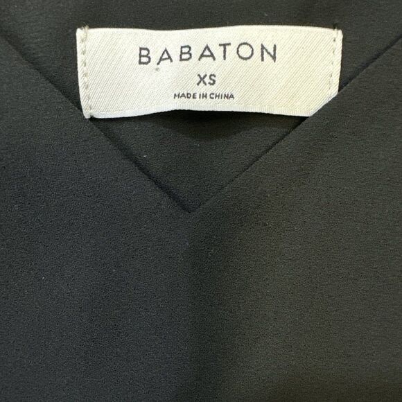 Aritzia Babaton Everly Camisole V-Neck camisole in Black Size XS - Picture 9 of 13